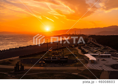 （静岡県）ふじのくに田子の浦みなと公園　夕景 46008603