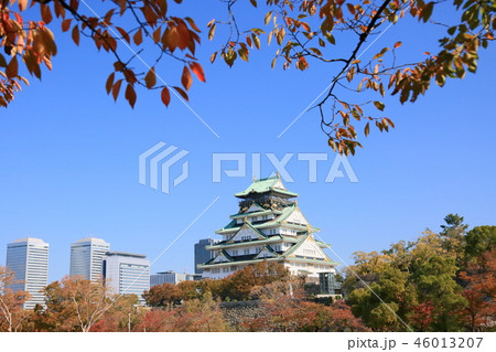 秋の大阪城 46013207