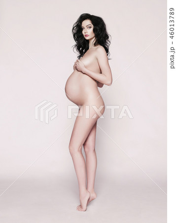 Perfect nude pregnant lady 46013789