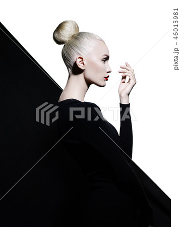 Elegant blode in geometric black and white background Elegant blode in geometric black and white background 46013981