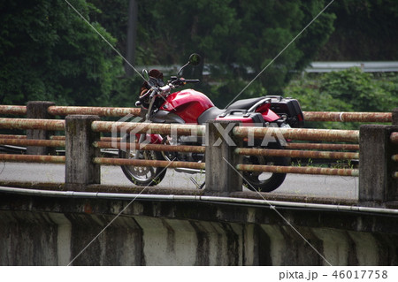 通りすがりの橋の上 46017758