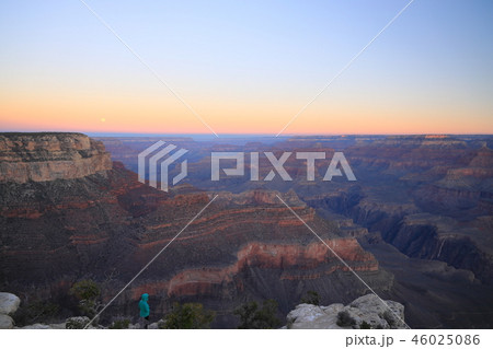 グランドキャニオン Yavapai Point からの朝の景色 46025086