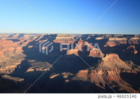 グランドキャニオン Yavapai Point からの朝の景色 46025140