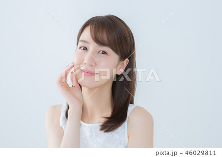 young woman 46029811