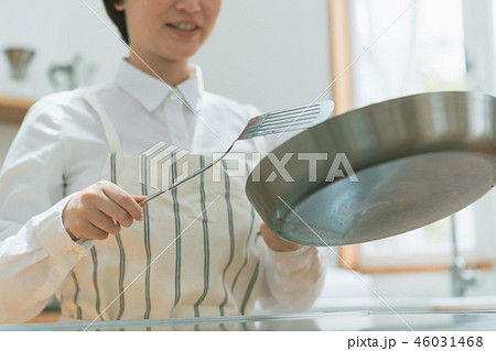 Housework 46031468