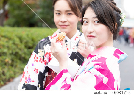 観光　和服姿の若い女性　 46031712