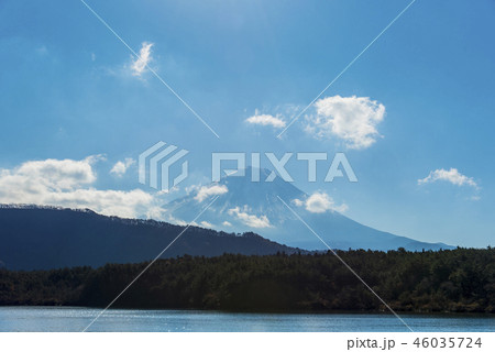 西湖と富士山 46035724