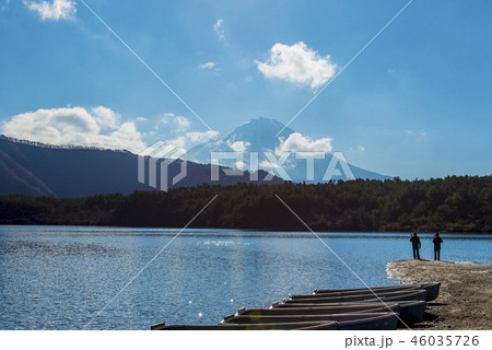 西湖と富士山 46035726