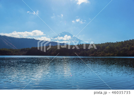 西湖と富士山 46035735