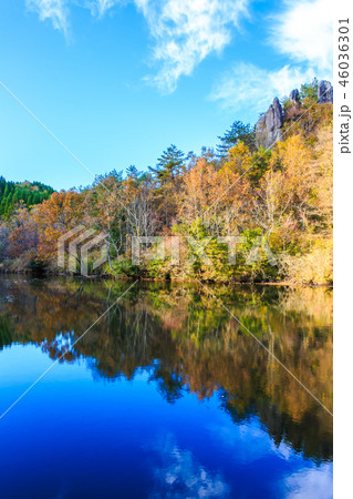鶴ヶ原の景の紅葉 【大分県中津市裏耶馬渓】 鶴ヶ原の景の紅葉 【大分県中津市裏耶馬渓】 46036301