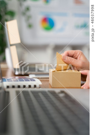 ビジネス　女性 46037998