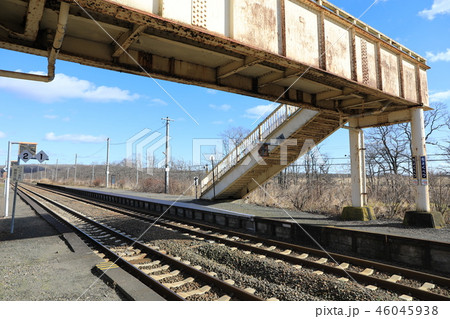 根室本線・直別駅の跨線橋と駅構内 根室本線・直別駅の跨線橋と駅構内 46045938