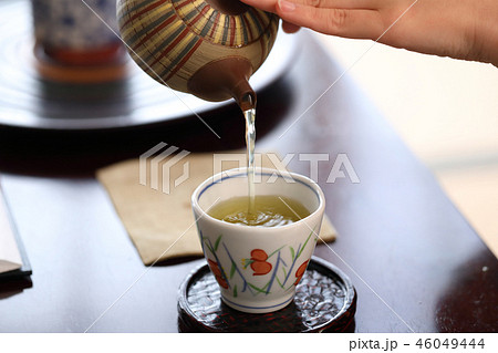 煎茶を入れる 煎茶を入れる 46049444