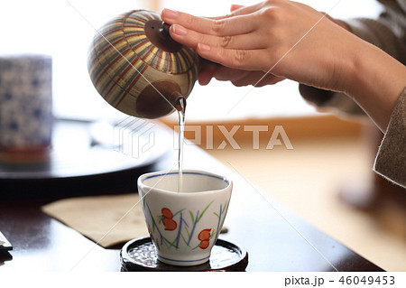煎茶を入れる 煎茶を入れる 46049453