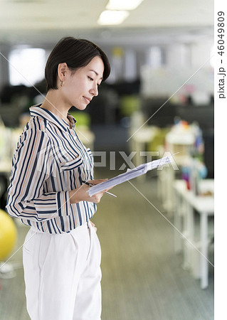 働く女性が生き生きする職場環境 働く女性が生き生きする職場環境 46049809