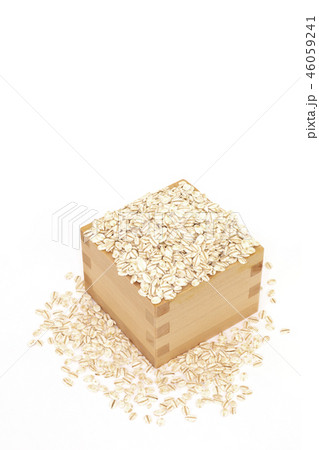 胚芽押麦と升 46059241