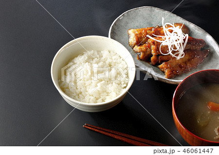 秋刀魚の蒲焼き定食（湯気あり） 46061447