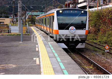 青梅線御嶽駅に入線する上り電車(5) 46061729