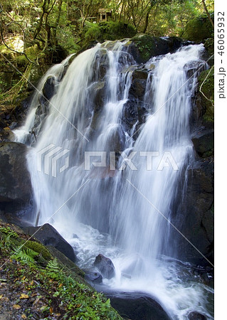 鶏鳴八滝の鶏鳴の滝（滋賀県甲賀市 46065932
