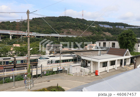 特急こうのとりが生瀬駅通過 46067457