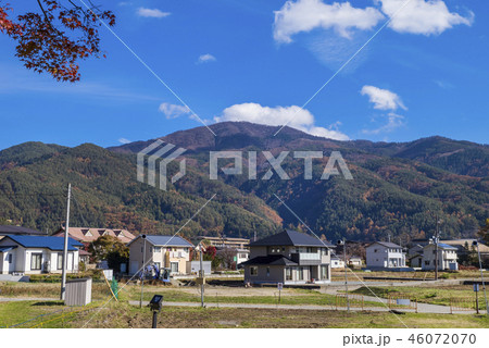 河口湖北岸の山々の風景 46072070