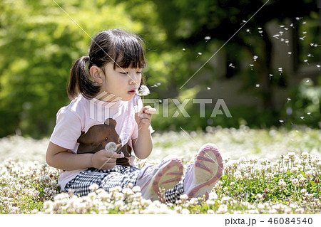 4歳の女の子 4歳の女の子 46084540