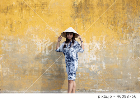 Woman traveler sightseeing in Hoi An in Vietnam Woman traveler sightseeing in Hoi An in Vietnam 46093756