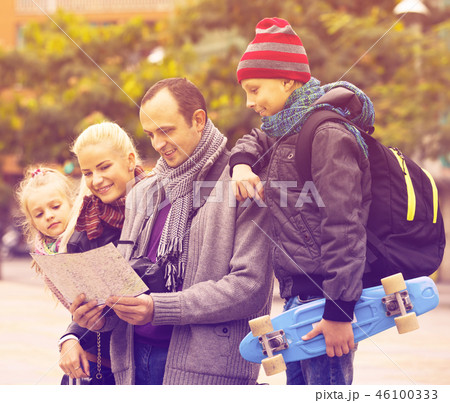 Family checking direction in map 46100333