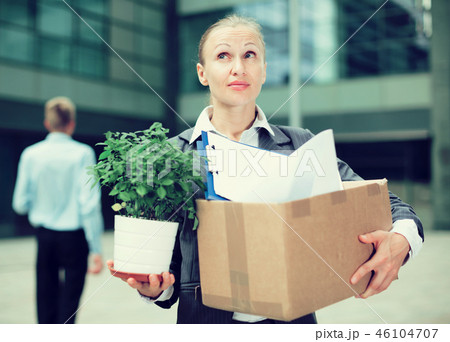 Smilling businesswoman is pending of rest Smilling businesswoman is pending of rest 46104707