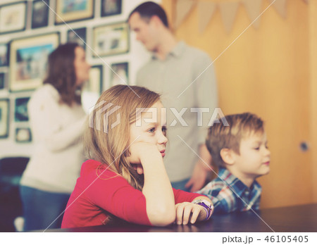 Father and mother with the bad scandal, and children Father and mother with the bad scandal, and children 46105405