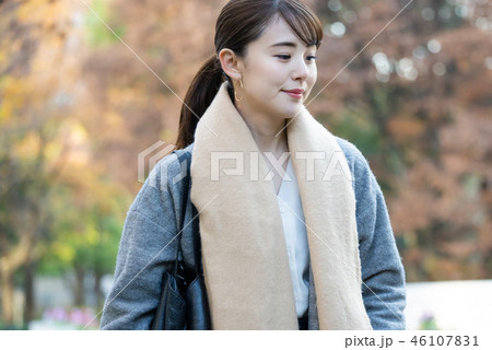 女性 秋 コート OL ライフスタイル イメージ 女性 秋 コート OL ライフスタイル イメージ 46107831