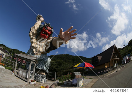 門前のなまはげ　秋田県男鹿市　魚眼レンズ 46107844