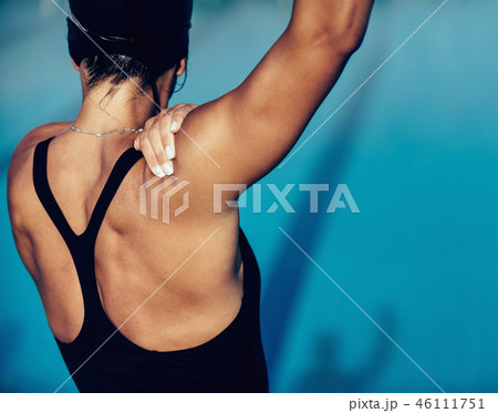 Female swimming front crawl. 46111751