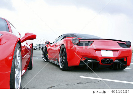 赤い高級スポーツカー 46119134