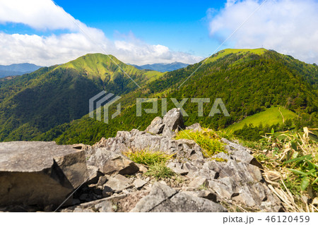 「剣山」一の森から、剣山と次郎笈を見る（徳島県）※作品コメント欄に撮影位置あり 46120459