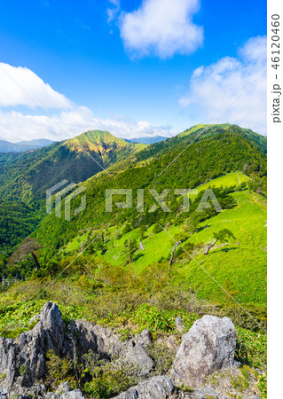 「剣山」一の森から、剣山と次郎笈を見る（徳島県）※作品コメント欄に撮影位置あり 46120460