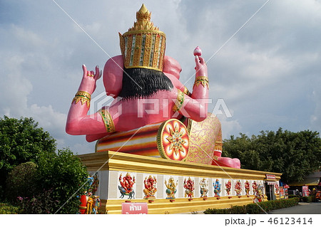 タイ王国チャチュンサオ県の観光地「ワット・サマーン・ラッタナーラーム (ピンクガネーシャ) 」 タイ王国チャチュンサオ県の観光地「ワット・サマーン・ラッタナーラーム (ピンクガネーシャ) 」 46123414