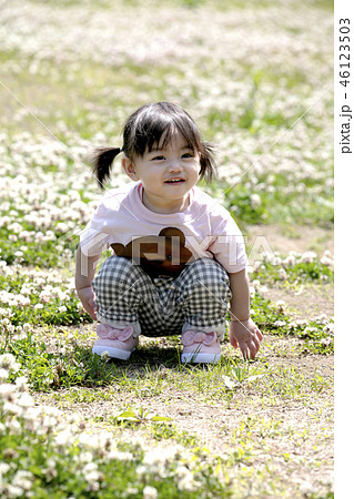 かわいい1歳半の女の子の写真素材 46123503 Pixta