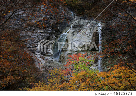 川原毛大湯滝の風景（秋田県湯沢市） 46125373