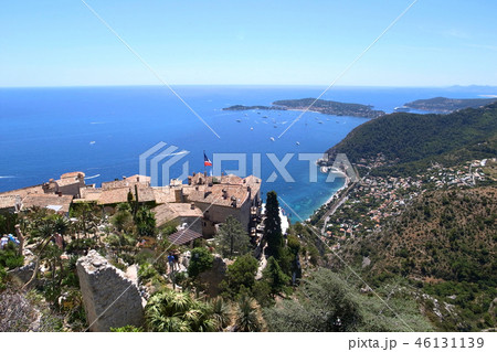 ニース近郊、エズ村の展望台からの眺め 46131139