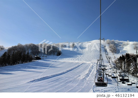 ハチ高原スキー場〈ハチ北スキー場エリア 鉢伏山山頂へ上がるリフトから撮影〉 ハチ高原スキー場〈ハチ北スキー場エリア 鉢伏山山頂へ上がるリフトから撮影〉 46132194