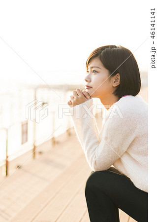 若い女性 46141141