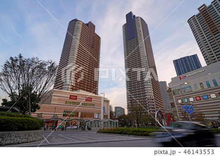 日本の川崎都市景観 武蔵小杉駅前のタワーマンション群などを望む 日本の川崎都市景観 武蔵小杉駅前のタワーマンション群などを望む 46143553