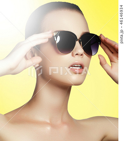 Joyful girl. Beauty, fashion model, Makeup. Body Joyful girl. Beauty, fashion model, Makeup. Body 46146934