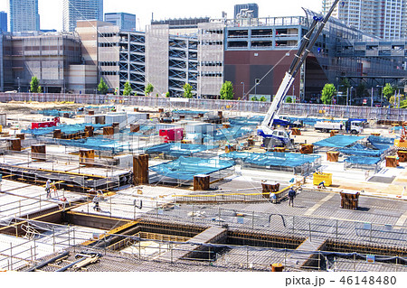 マンション・ビルの建設現場 46148480