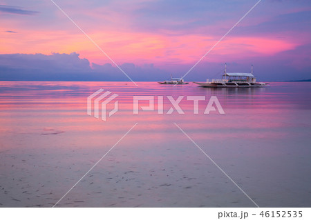 Beauty view of the sunset on the Philippine beach 46152535