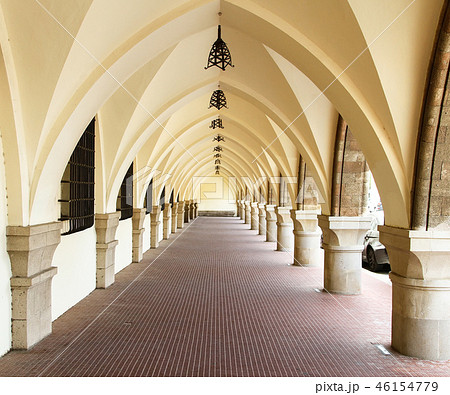 arcuated architecture 46154779