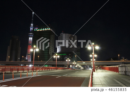 修理中の金のオブジェと墨田川夜景（吾妻橋） 46155835