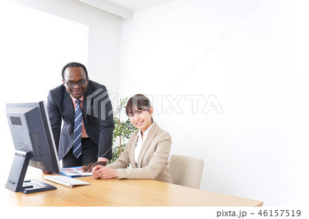 働く外国人と日本人 働く外国人と日本人 46157519