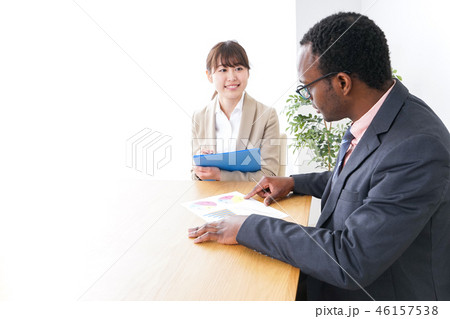 働く外国人と日本人 働く外国人と日本人 46157538